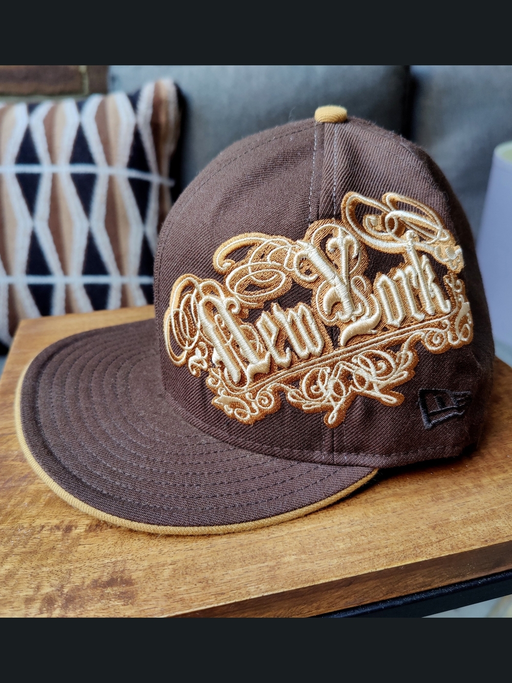 Vtg New Era 59FIFTY MLB New York Yankees Side Script Wordmark Brown Gold Wool